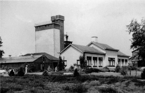 Het complex gebouwen van de Coöperatie rond 1960.
